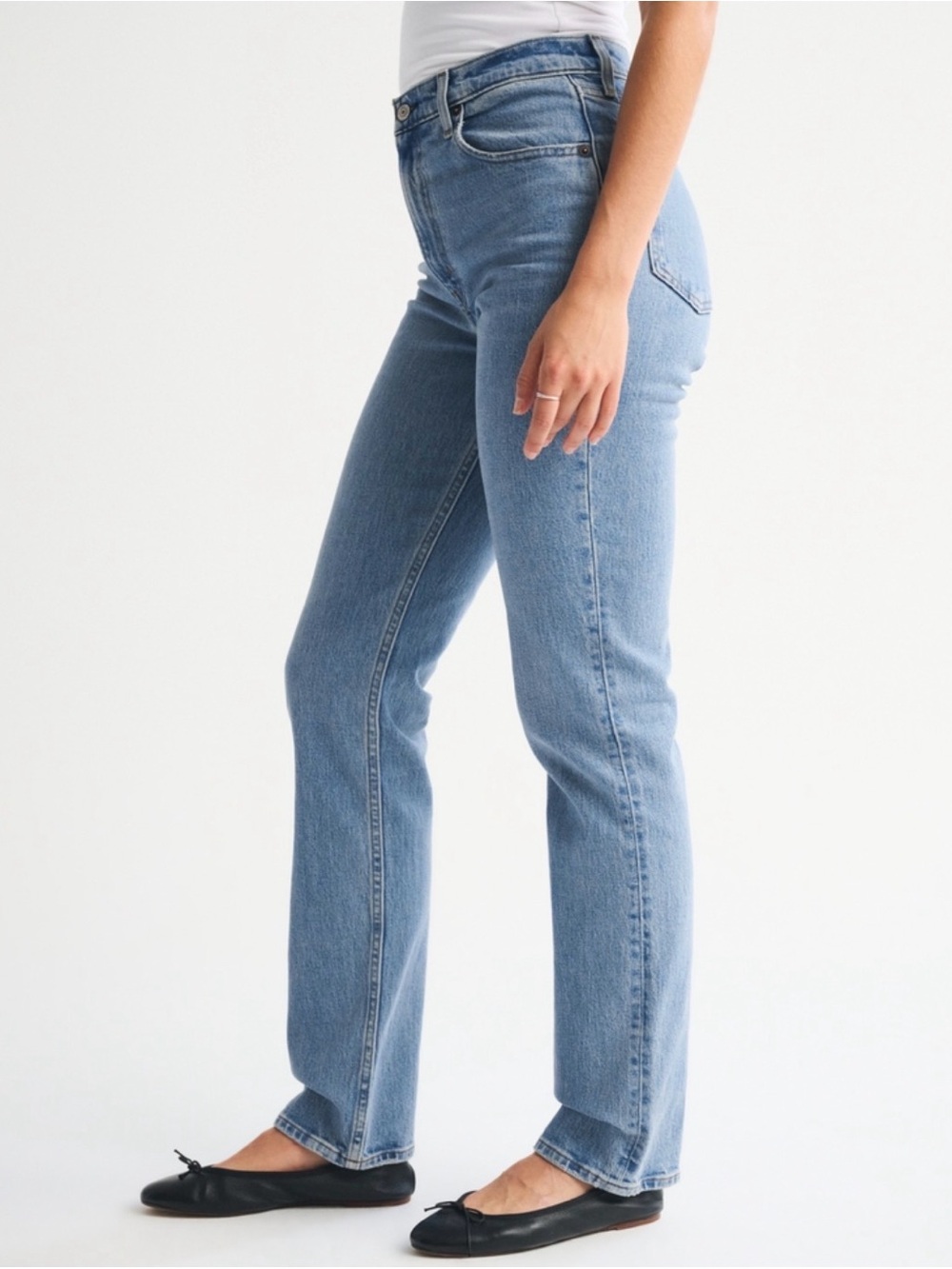 Abercrombie Ultra High Rise 90s Straight Jean Slim - Light Blue (26 Short) - Picture 3 of 9